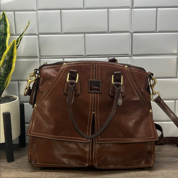 Dooney & Bourke Handbags - DOONEY & BOURKE LARGE BROWN FLORENTINE